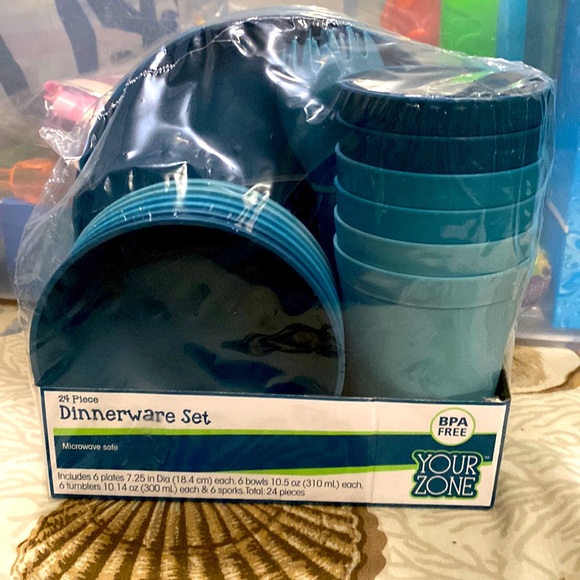 Other - 24 pc  Kids Dinnerware set